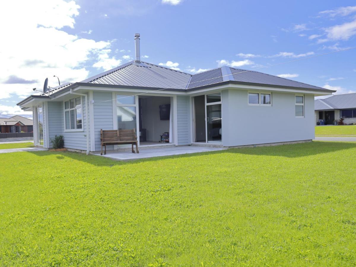 Fiordland Getaway - Te Anau Holiday Home エクステリア 写真